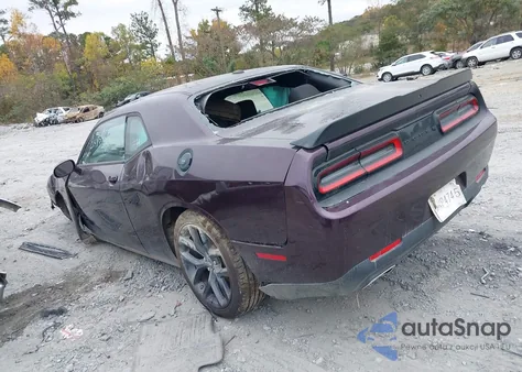 2022 Dodge Challenger Sxt z USA, uszkodzony, nr VIN 2C3CDZAG2NH233483